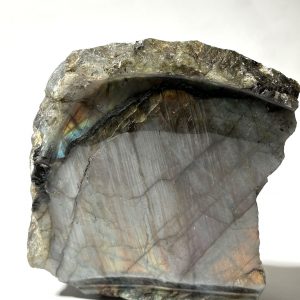 Labradorite mi-polie